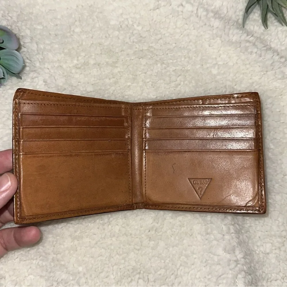GUESS Tan Camel Brown Genuine Leather Billfold Bifold Wallet